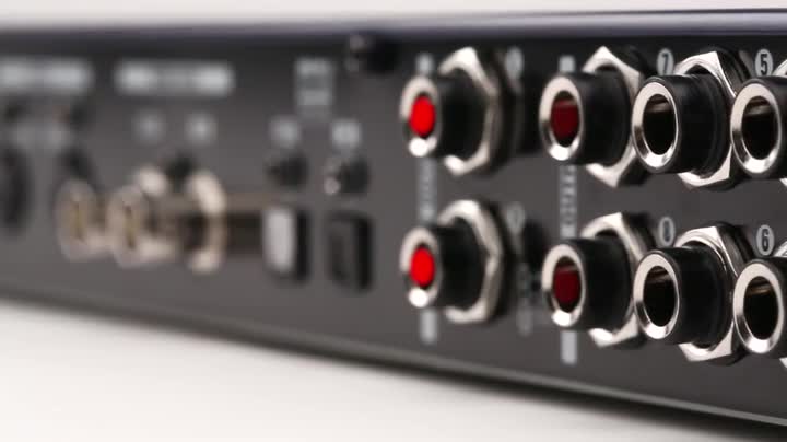 Zoom TAC-8 Thunderbolt Audio Interface : Amazon.ca: Musical